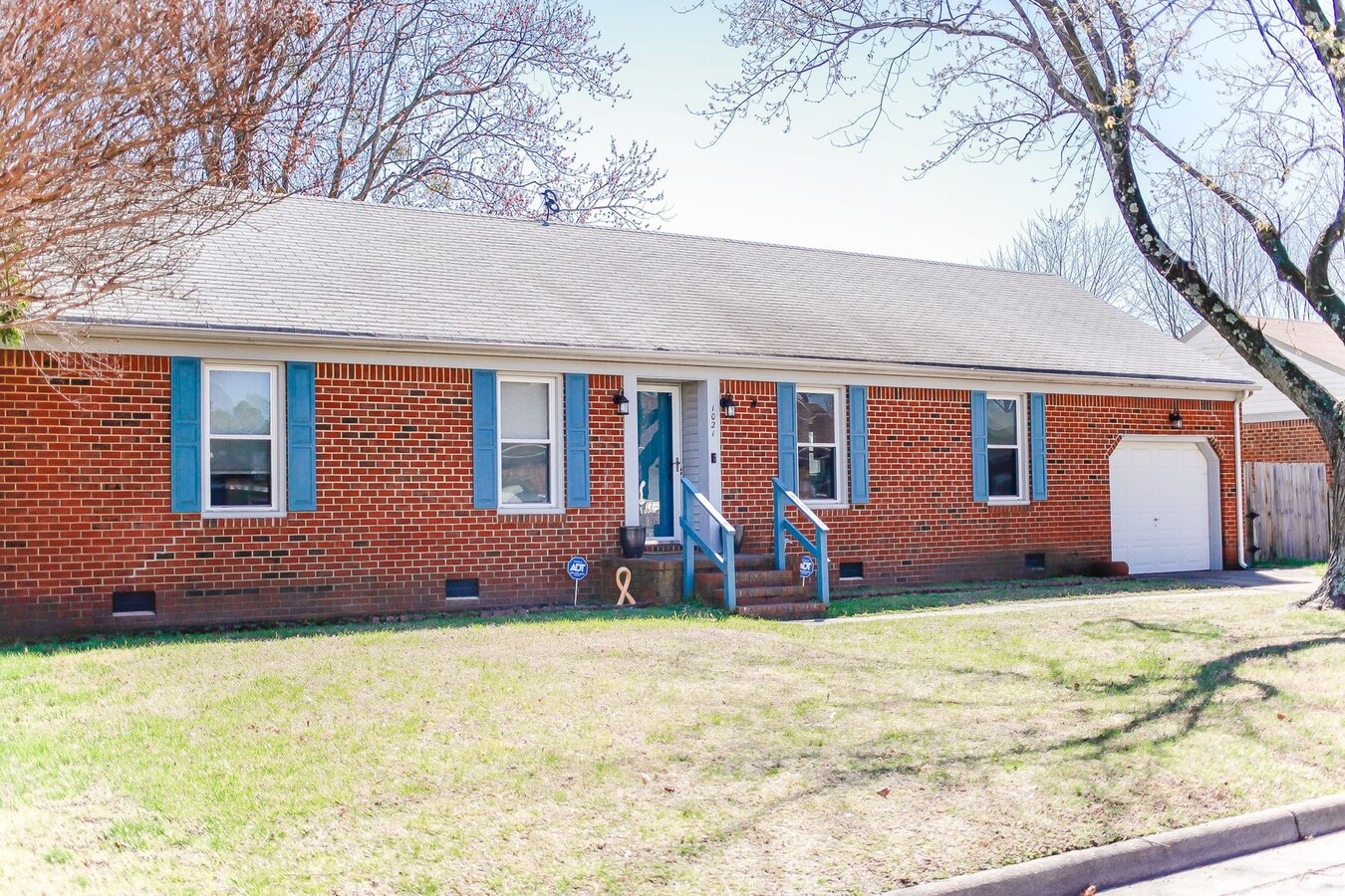 Rare 1-level Single family in Greenbrier Chesapeake - Rare 1-level Single family in Greenbrier Chesapeake