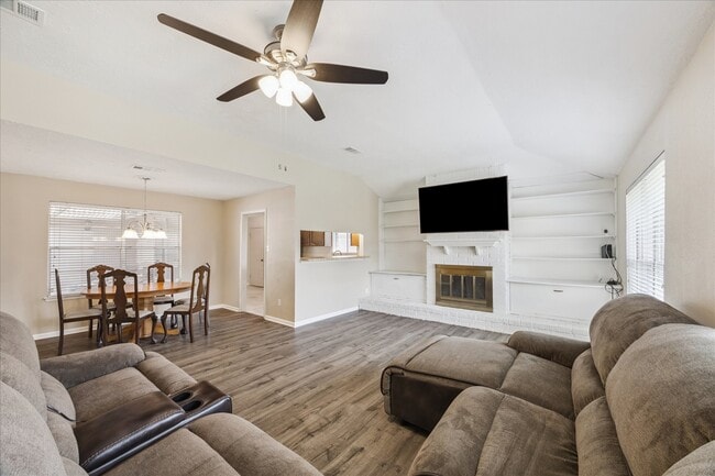 Building Photo - 9746 Dover Hill Rd Rental