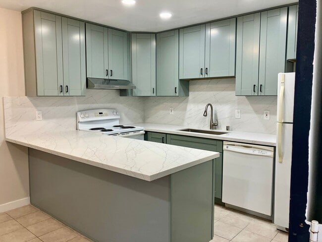 Building Photo - Rare North Park Gem – Remodeled Tiffany Blue Kitchen + Parking!