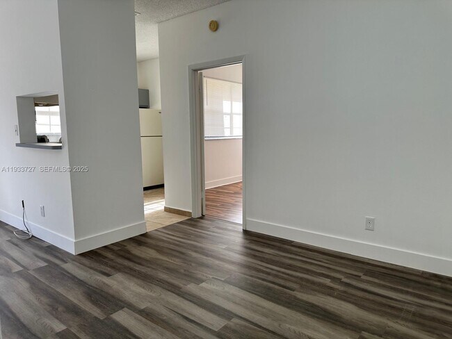 Photo - 891 Cypress Park Way Unidad C6