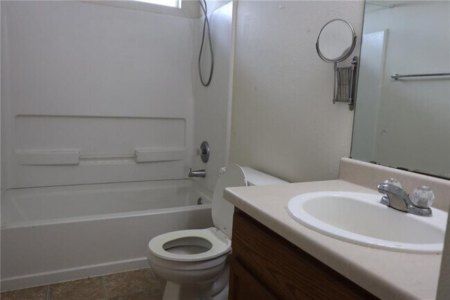 Photo - 1004 W South St