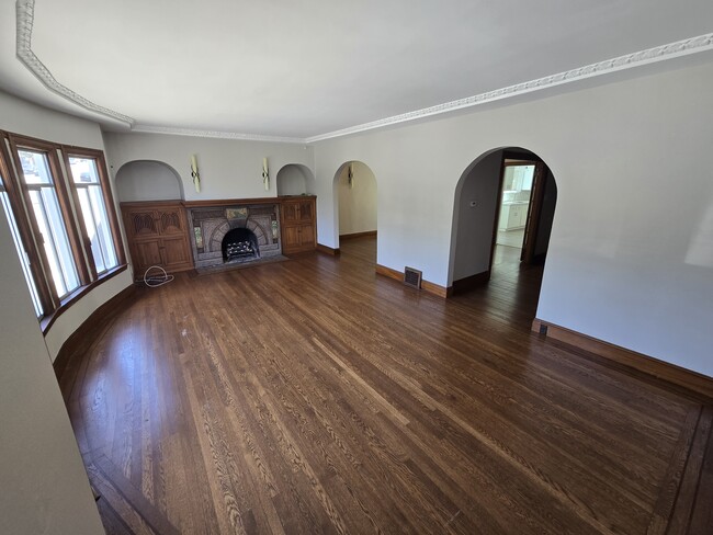 Fireplace - 1681 9th Ave Unit Inner Sunset - 9th & Moraga