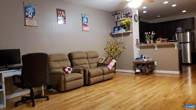 Photo - 103 Longwood Dr