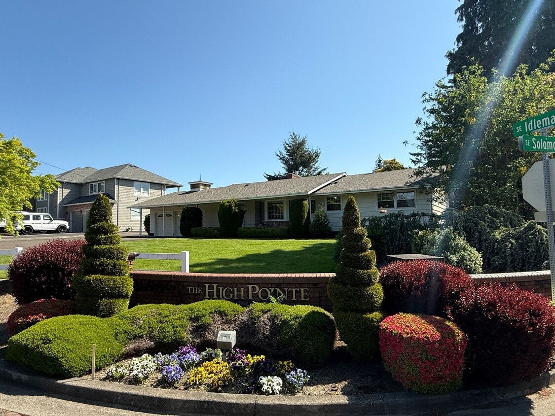 Spacious Yard and Home - Spacious Yard and Home