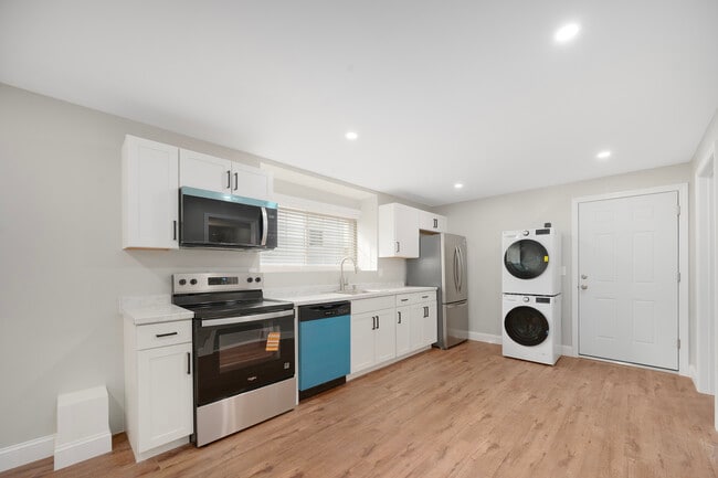 Building Photo - 28 Grosvenor Ave Unit G