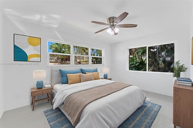 Photo - 832 NW 28th St