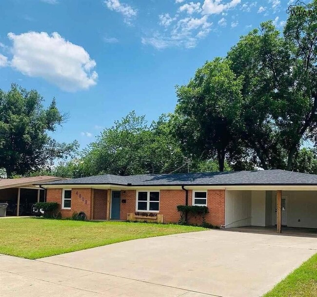 Building Photo - 4808 Alamo Dr