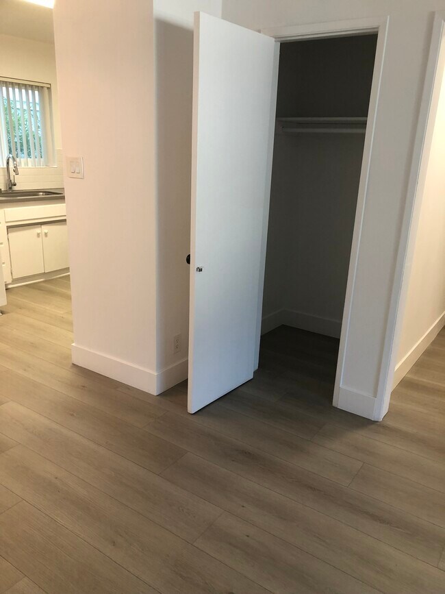 Photo - 18634 Clark St Unidad 212