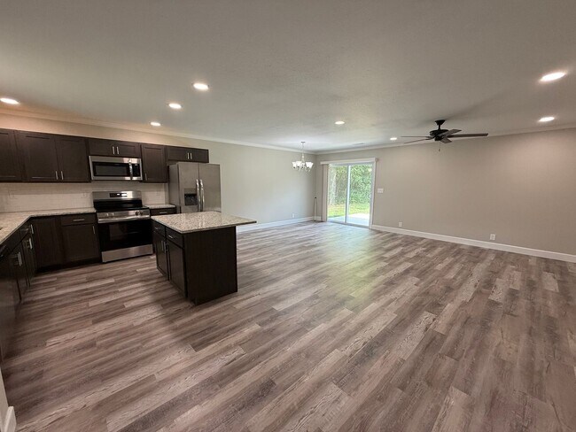 Photo - 845 Alley Dr