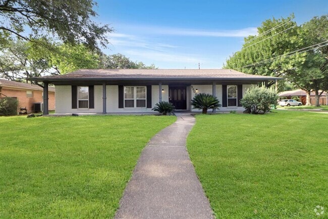 Building Photo - 5602 Sylmar Rd Rental