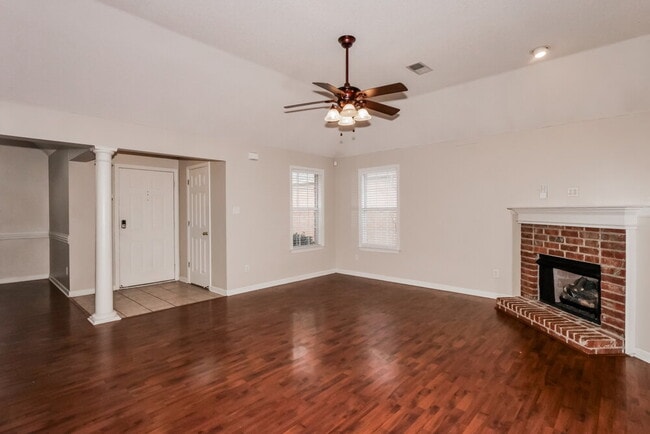 Photo - 10255 Green Moss Dr S