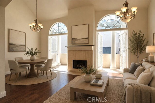 Photo - 930 N Doheny Dr