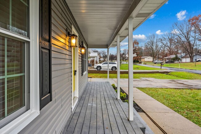 Photo - 215 Darrell Dr