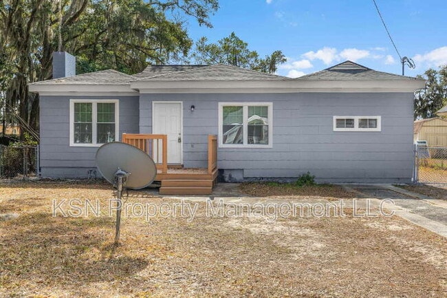 Building Photo - 245 W 73rd St