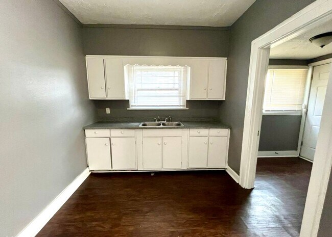 Photo - 2922-2924 Ruckle Street Unit 2924