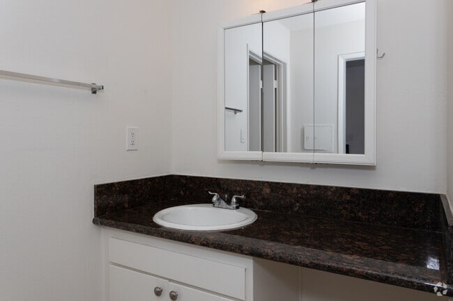 1BR, 1BA