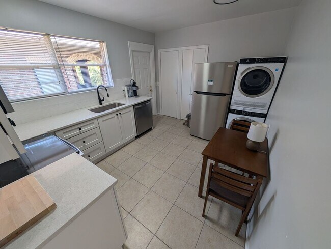 2716 Green St Unit 1