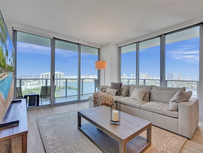 Building Photo - 16385 Biscayne Blvd Unit 2107