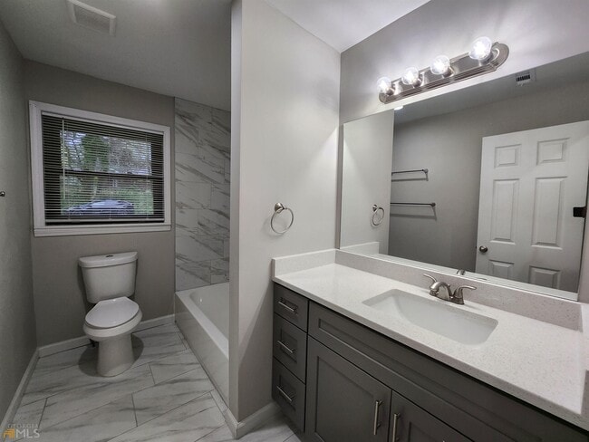 Photo - 1858 Glen Echo Dr
