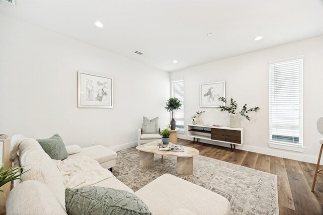 Photo - 5637 Live Oak St Unit 203