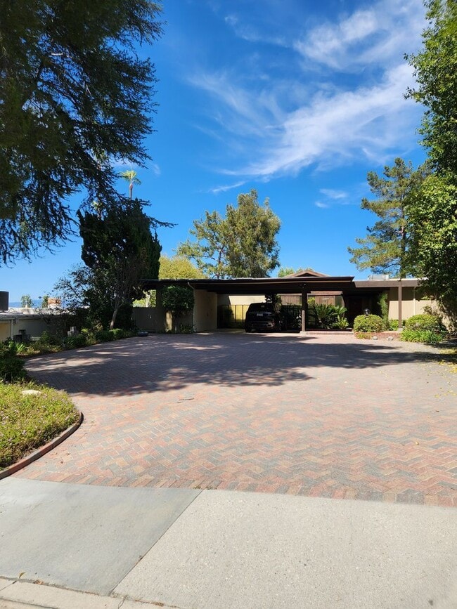 Photo - 18706 Edleen Dr