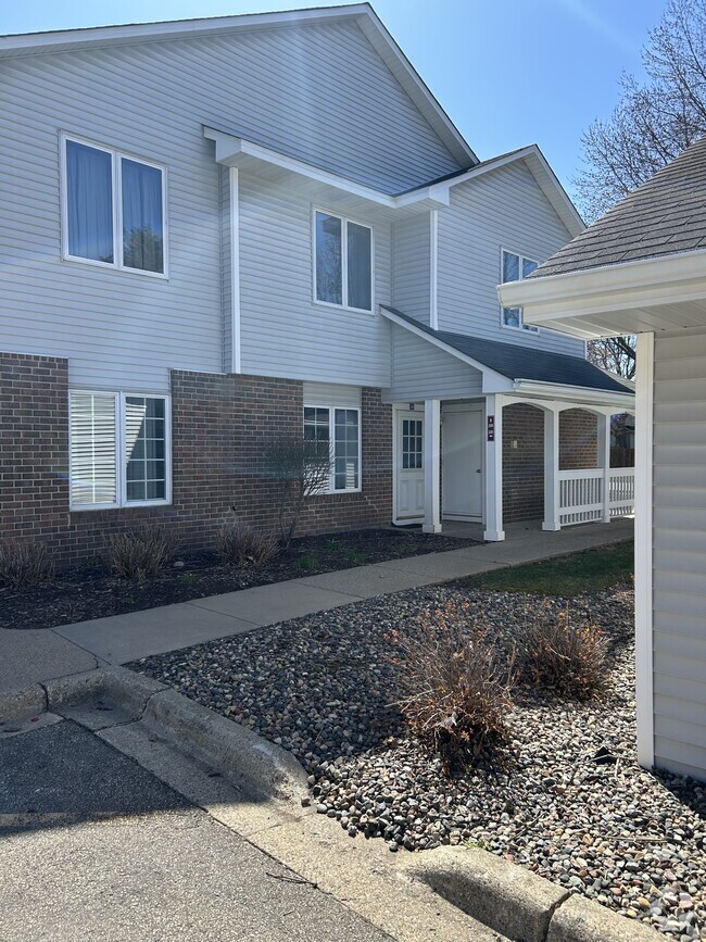Building Photo - 3590 Blue Jay Way Rental