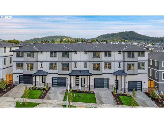 Building Photo - Newly Built Immaculate 3BR Home with Flexible Living Space & Island Kitchen