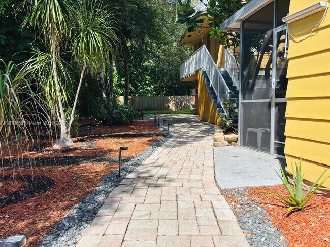 Photo - 1913 Riverside Dr Unidad 1-3