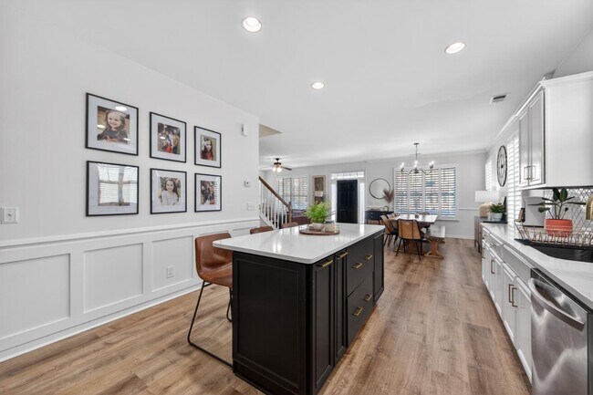 Photo - 105 Crossandra Ave