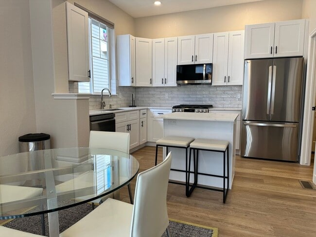 Photo - 10592 Pearlwood Cir