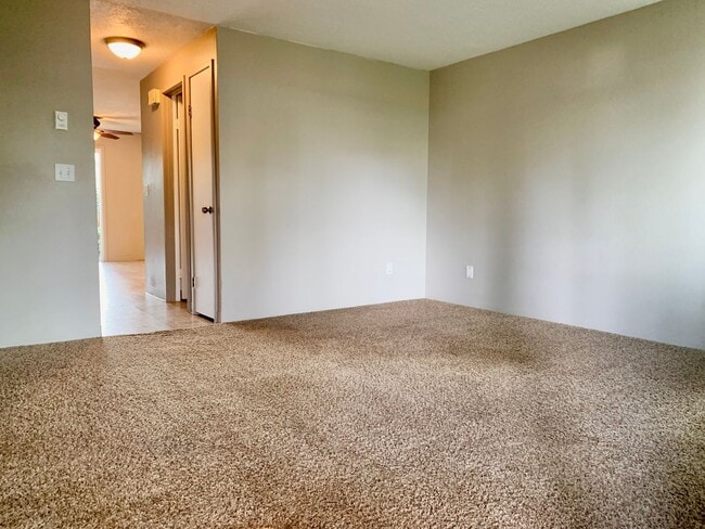 4870-4874-4874 Sunnyside Rd SE Unit 4870 Sunnyside Rd. SE