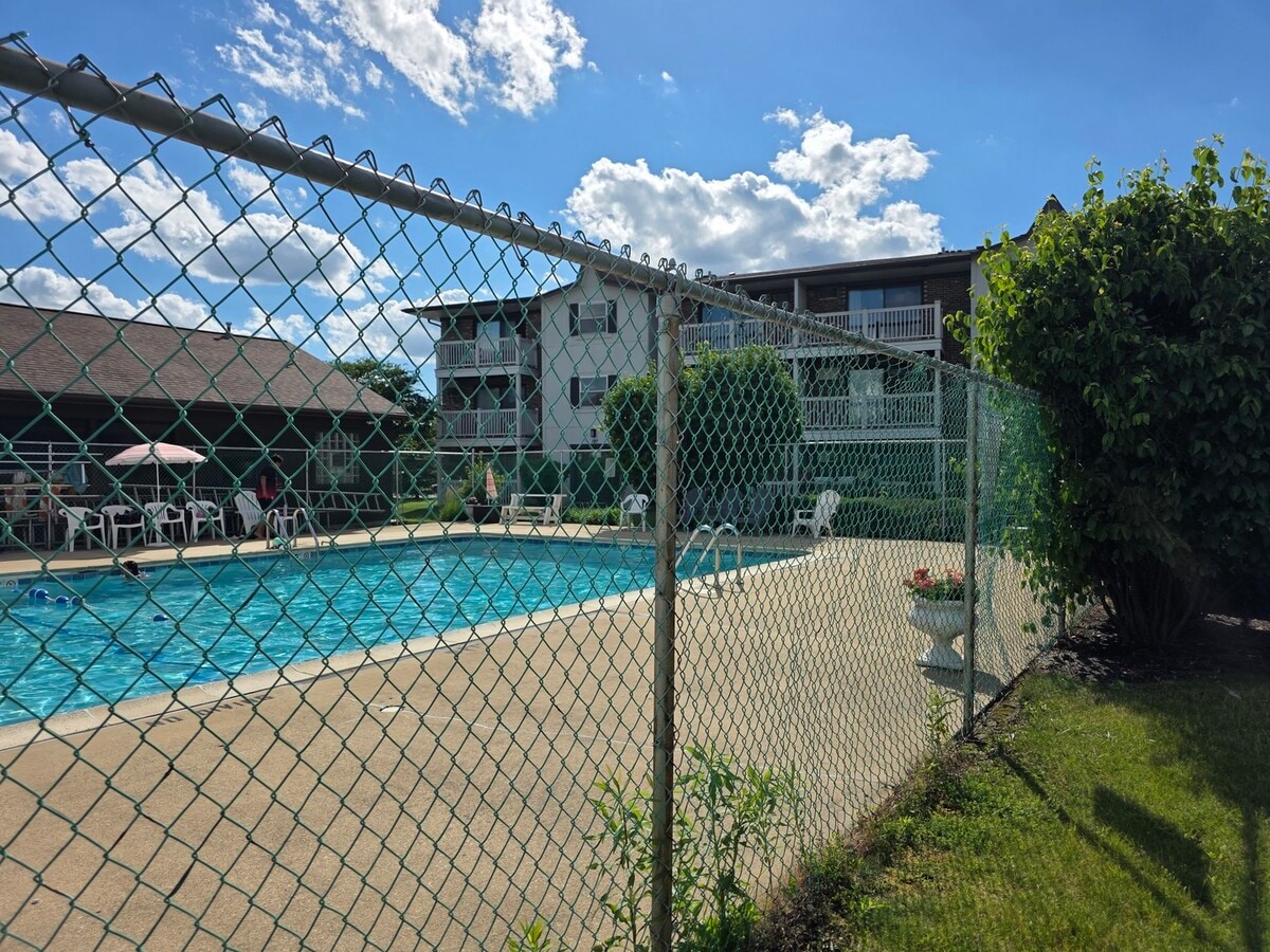Photo - 189 S Gregory St