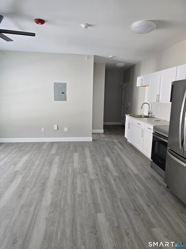 Photo - 775 Main St Unidad 4