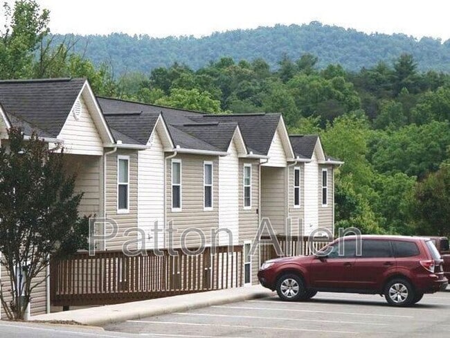 Building Photo - 25 Maybelle Ln Unit Maybelle M
