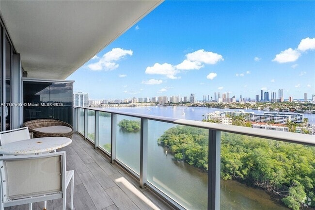 Building Photo - 16385 Biscayne Blvd Unit 1816 Rental