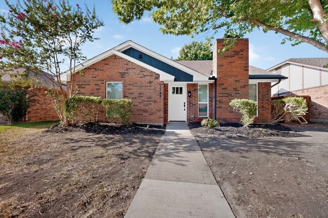 Building Photo - 1748 St James Dr