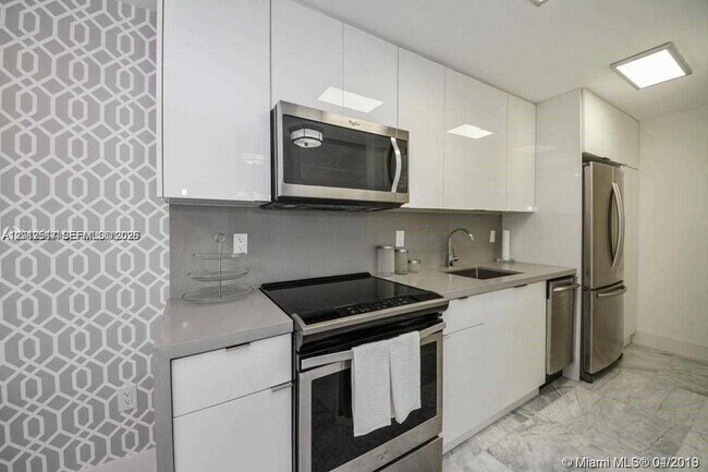 Photo - 1255 Collins Ave Unit 507