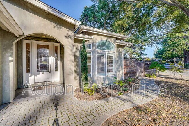 Photo - 261 Langton Ave