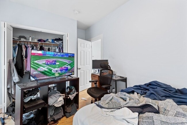 Photo - 651 E 7th St Unit 2