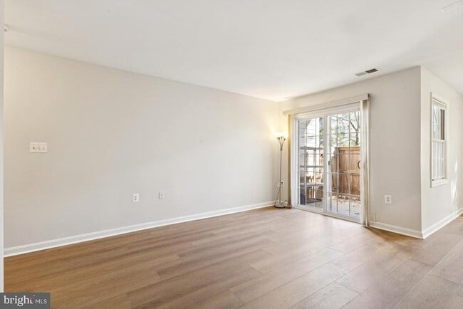 Photo - 108 Westwick Ct Unit 4