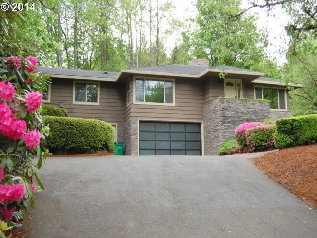 Building Photo - 9940 SW Terwilliger Blvd