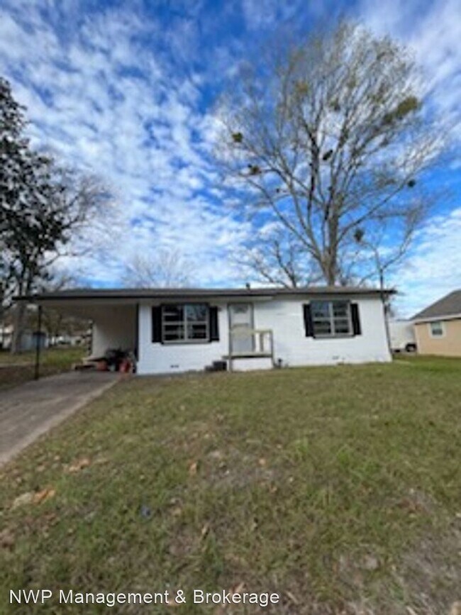 3 br, 2 bath House - 404 S Helen St. - 3 br, 2 bath House - 404 S Helen St.