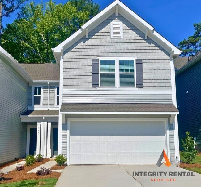 Building Photo - Beautiful & Spacious 3Bed Paired Home minutes from I-85