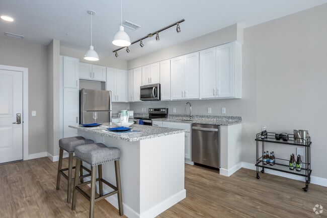 1BR, 1BA - 712SF