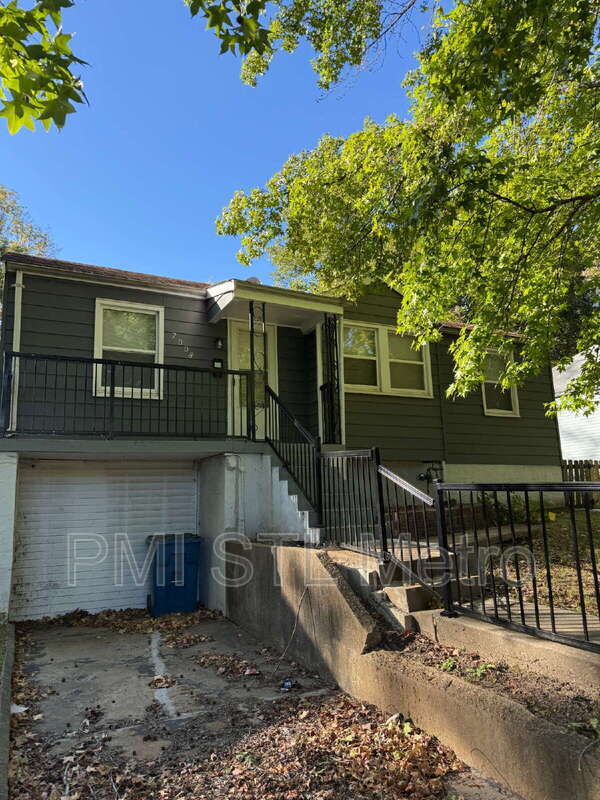 Building Photo - 7008 Paisley Dr