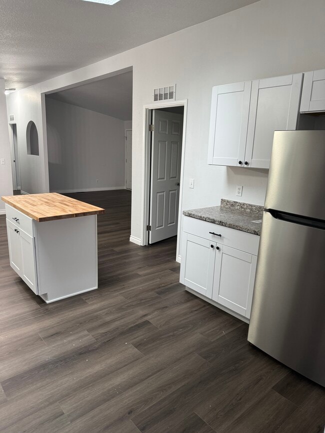 Photo - 6804 NE 56th Ave