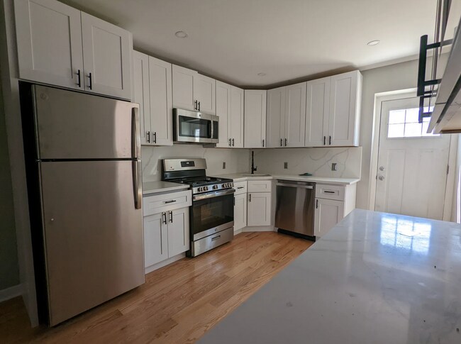 Photo - 2504 W Seybert St