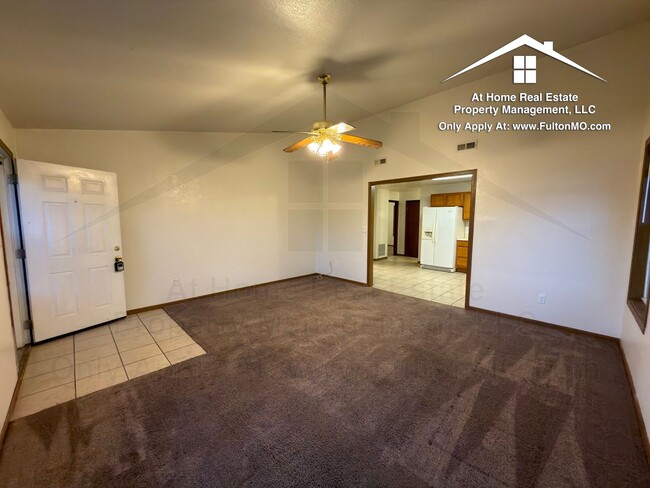 Photo - Sabre Circle 497–499 Duplex Unit 499 Sabre Circle