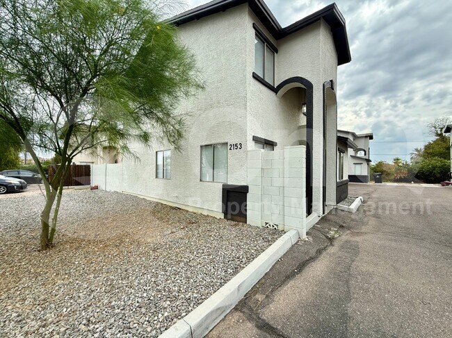 Photo - 2153 W Morten Ave