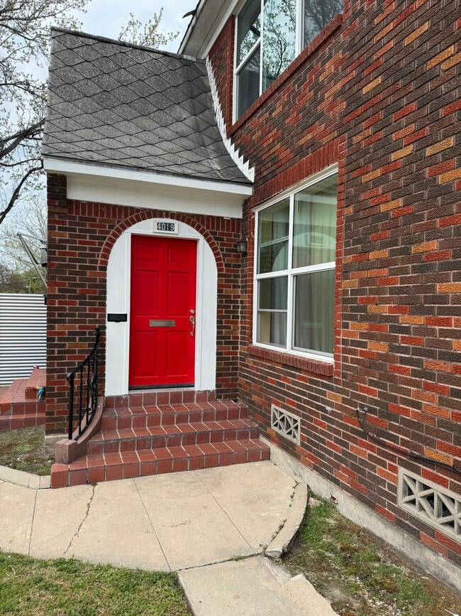 Building Photo - 4019 Woodleigh St Unit 4019 # Dn
